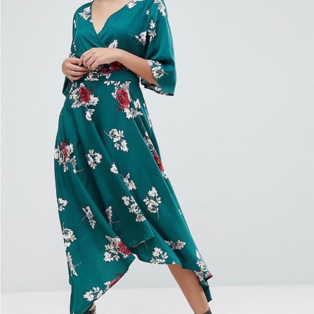 ASOS Influence Spring Flower Dress Kimono Style green handkerchief